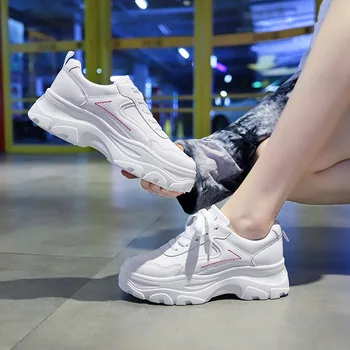 Moterų batai 2020 naujas ponios stambusis sportbačiai, balta vulkanizuoto avalynė atsitiktinis mados tėtis batai storio apačioje sportbačiai krepšelio