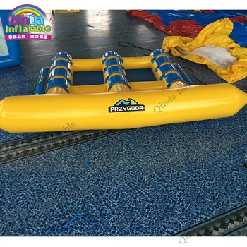 Vandens parko įrangai, juokingi žaislai, pripučiami plaukioja vilkti 12 sėdynės pripučiamos flying fish valtis su aukštos kokybės