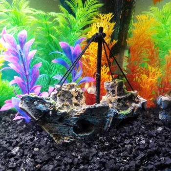 Akvariumo Žuvų Bakas Kraštovaizdžio Piratų Laivas Sudužusio Laivo Dekoro Dervos Ir Valtis Ornamentu Jūros Augalų Fone, Akvariumo Dekoras