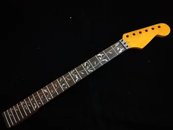 22 skirsniai Klevas Kaklo raudonmedžio Fingerboard už Strat stiliaus Elektrinė Gitara