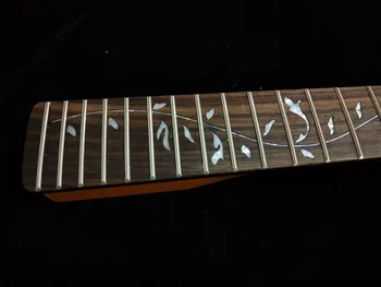 22 skirsniai Klevas Kaklo raudonmedžio Fingerboard už Strat stiliaus Elektrinė Gitara