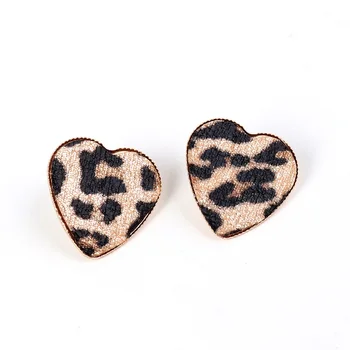 Populiarus Stilius Širdies Shell Perlai Leopardo Odos Snakeskin Ausinukės Austi Rotango Mygtuką Stud Auskarai Moterims, Papuošalai