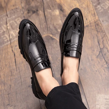 2019 karšto markės vyriški batai aukštos kokybės Oksfordo bateliai Britų stiliaus vyrų odos suknelė bateliai verslo plokšti batai be raištelių